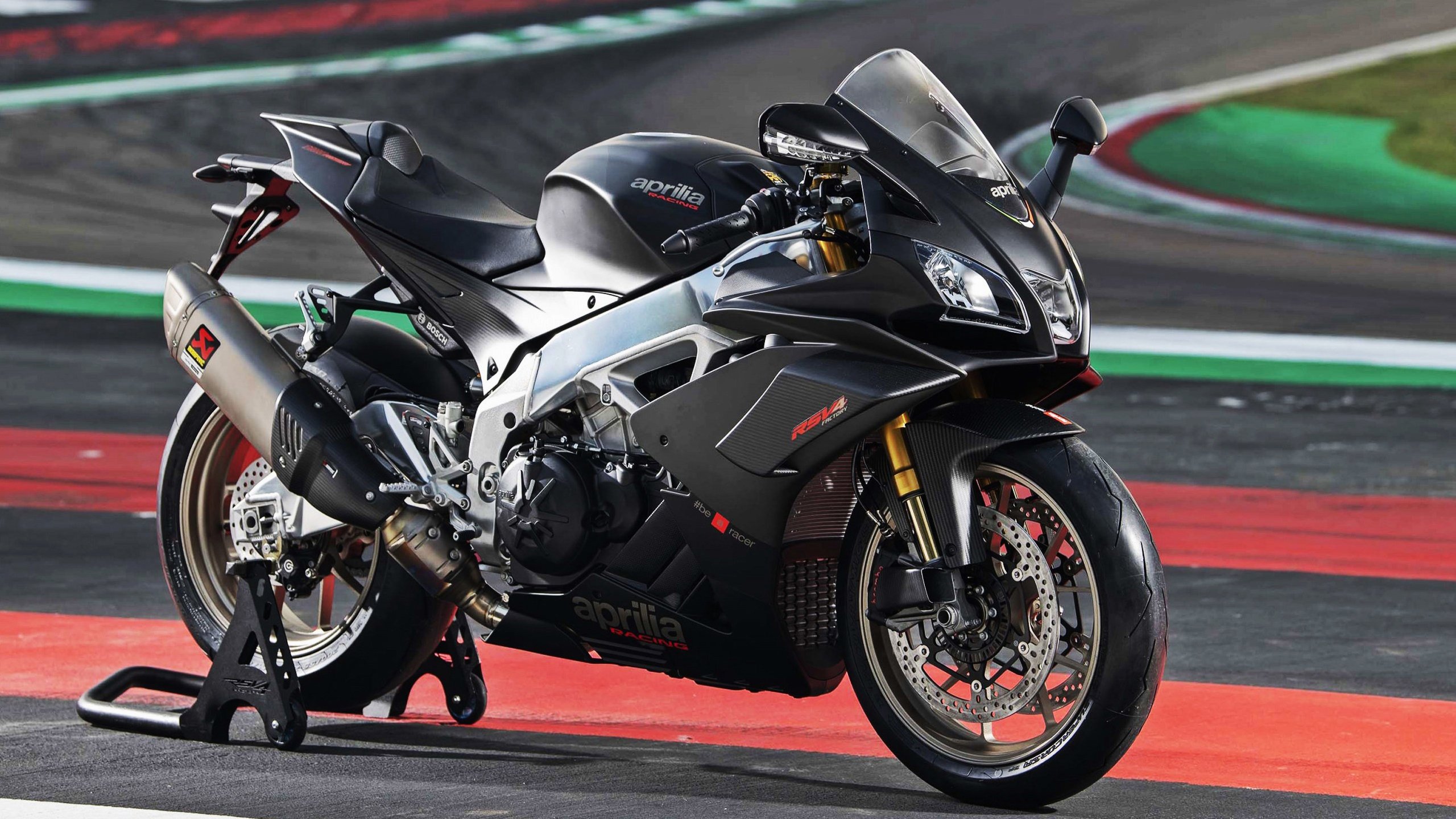 黑色六分钟！卡塔尔生死时刻上演绝地反击，阿拉巴关键回合一锤定音