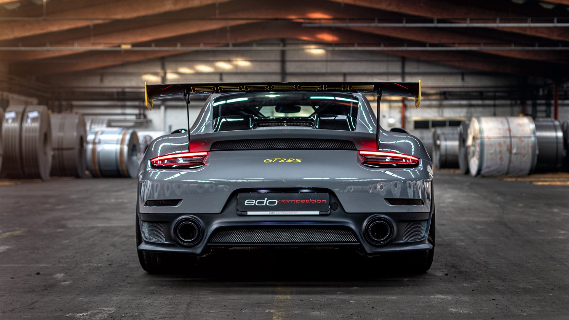 工业流水的莱万，沙漠骤雨的狂胜，足球唯一性的双重证明