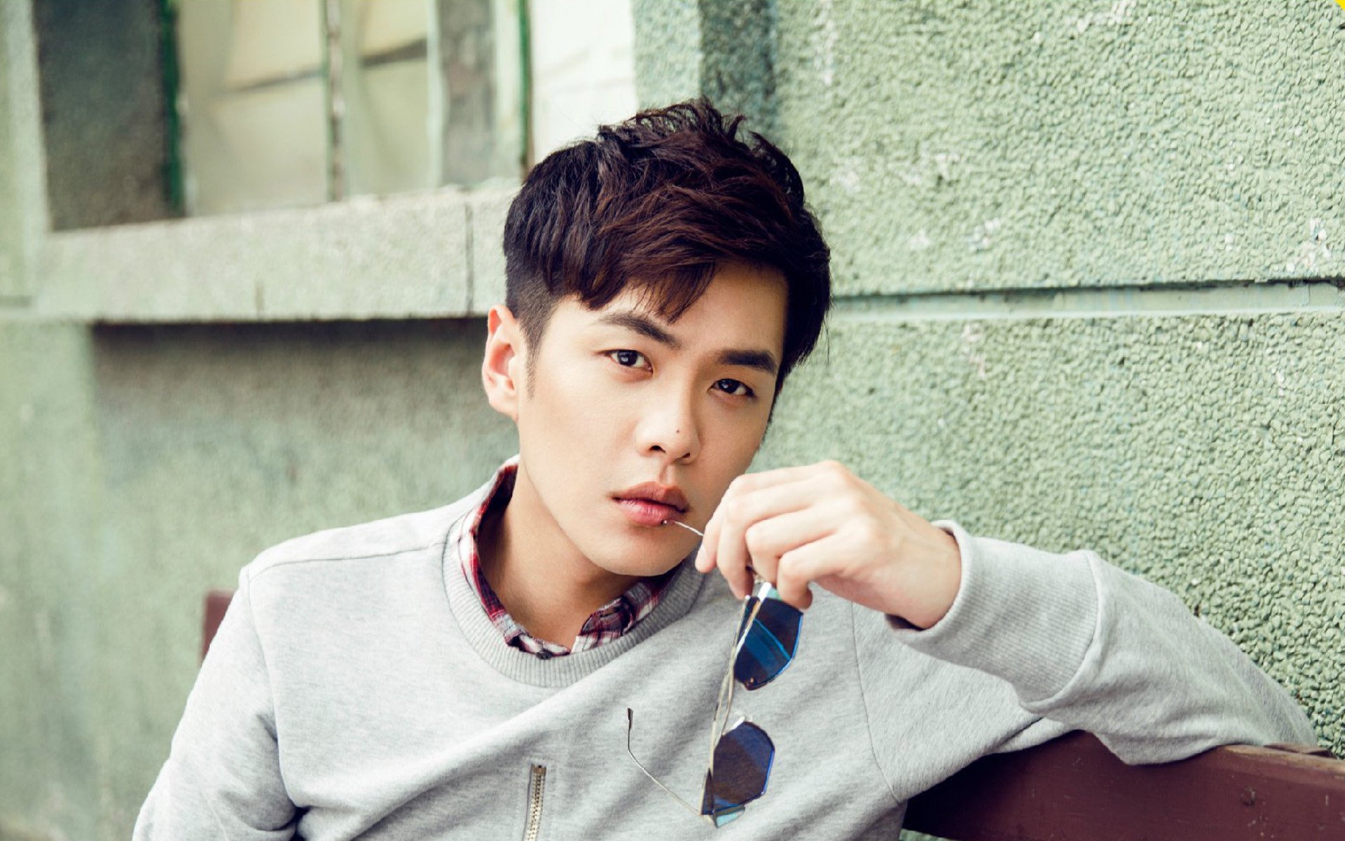 蓝色勋章与白色火焰，当战场听见伯纳乌的欢呼